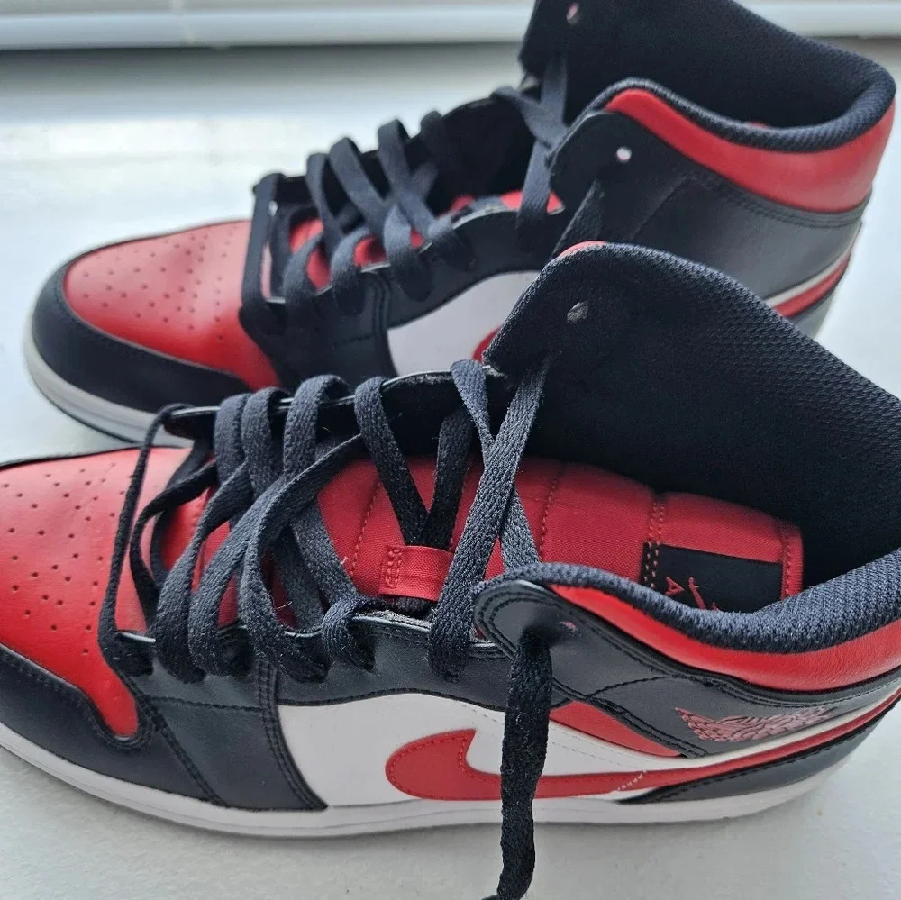 Air Jordan's Men's Size 11 Red and Black